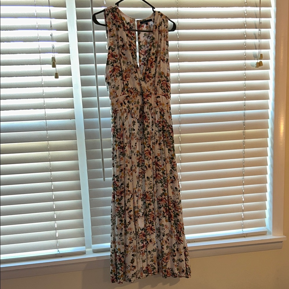 Floral Sleeveless Maxi Dress